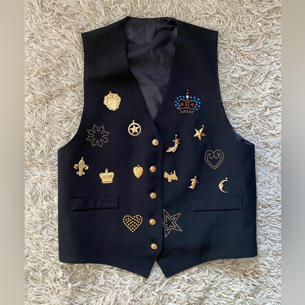 VEST WOMENS Black Gold Charms High fashion size Medium Button Up front
